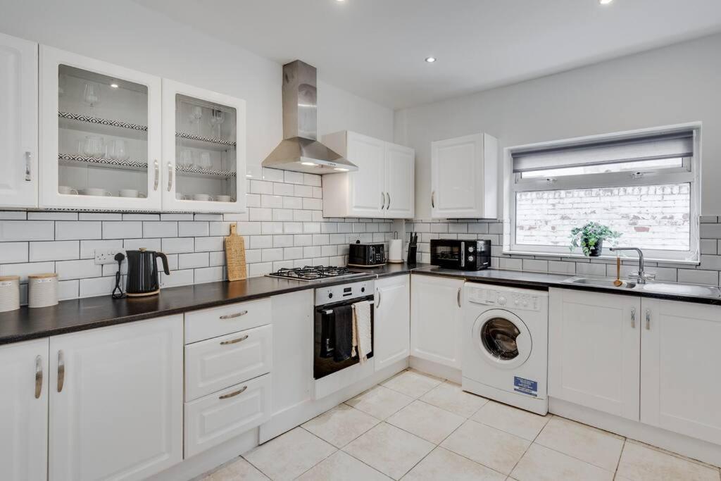 Liverpool 3 Bed House المظهر الخارجي الصورة