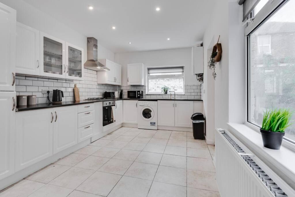 Liverpool 3 Bed House المظهر الخارجي الصورة